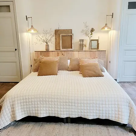 Les Souris Dans Le Grenier Bed & Breakfast