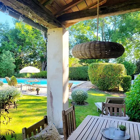 Les Souris Dans Le Grenier Bed & Breakfast Courpignac